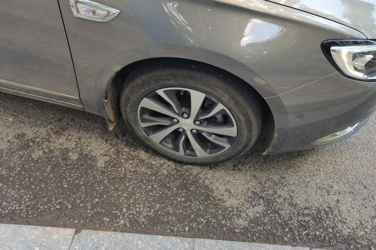 Used Buick Excelle GX 2018 18T Automatic Elite Model Right Front Wheel Hub