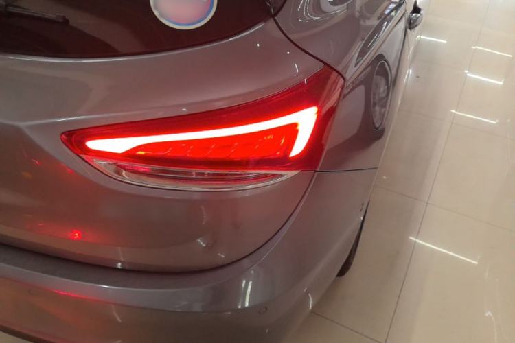 Used Buick Excelle GX 2018 18T Automatic Flagship Model Right Rear Taillight