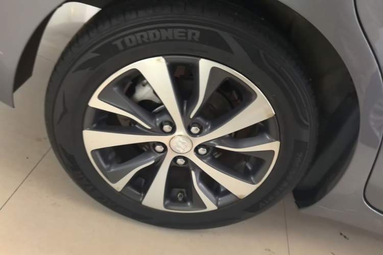 Used Buick Excelle GX 2018 18T Automatic Flagship Model Right Rear Wheel Hub