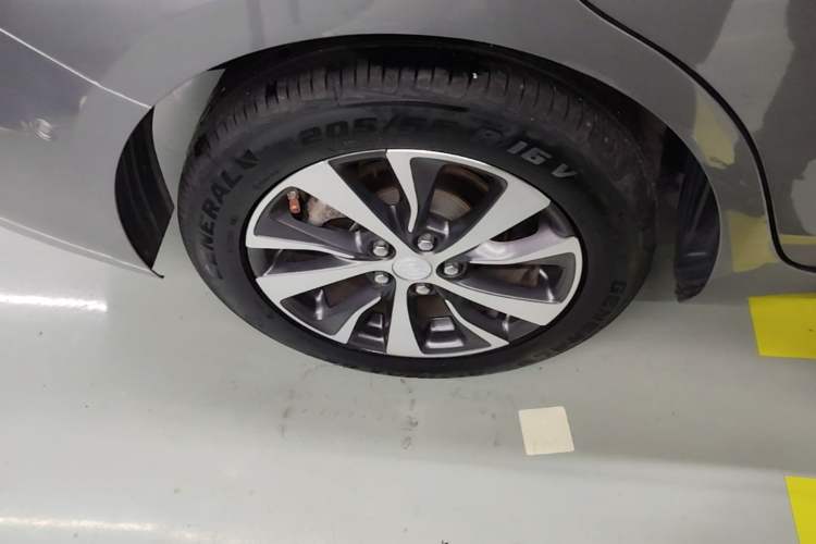Used Buick Excelle GX 2018 18T Automatic Elite Model Right Rear Wheel Hub