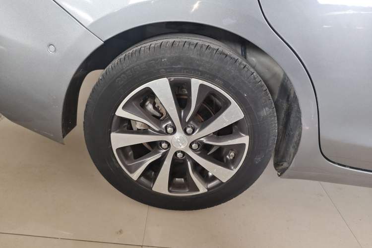 Used Buick Excelle GX 2018 18T Automatic Flagship Model Right Rear Wheel Hub