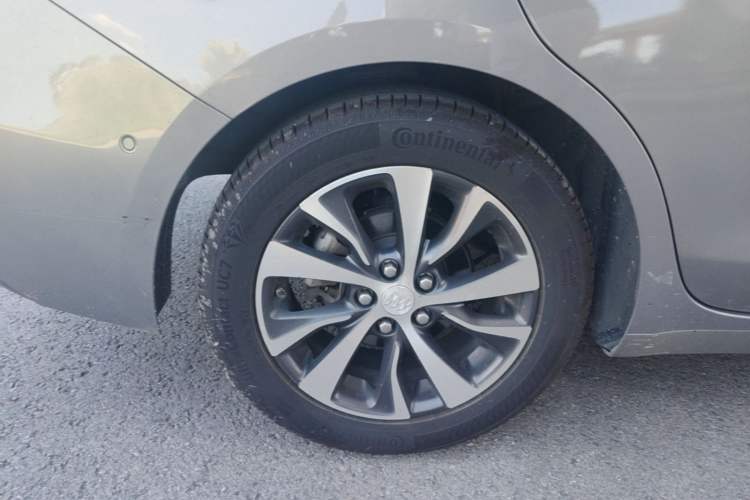 Used Buick Excelle GX 2018 18T Automatic Flagship Model Right Rear Wheel Hub