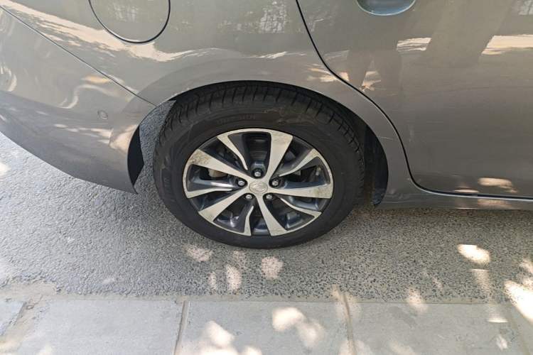 Used Buick Excelle GX 2018 18T Automatic Flagship Model Right Rear Wheel Hub