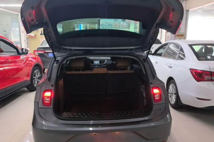 Used Buick Excelle GX 2018 18T Automatic Flagship Model Trunk