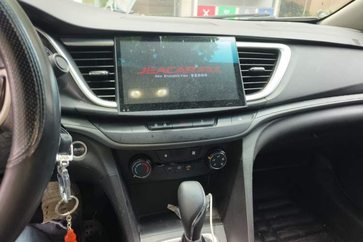 Used Buick Excelle GX 2018 18T Automatic Elite Model Audio And AC Panel