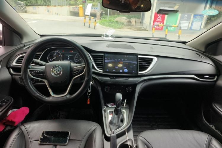 Used Buick Excelle GX 2018 18T Automatic Elite Model Center Console