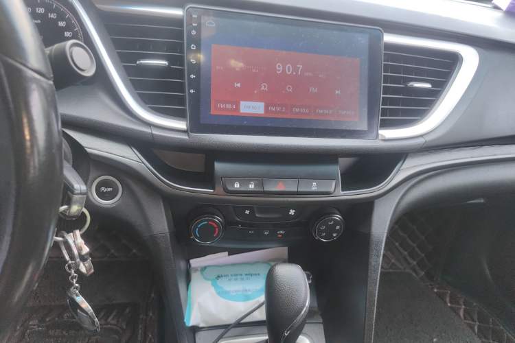 Used Buick Excelle GX 2018 18T Automatic Elite Model Audio And AC Panel