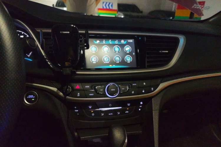 Used Buick Excelle GX 2018 18T Automatic Flagship Model Audio And AC Panel