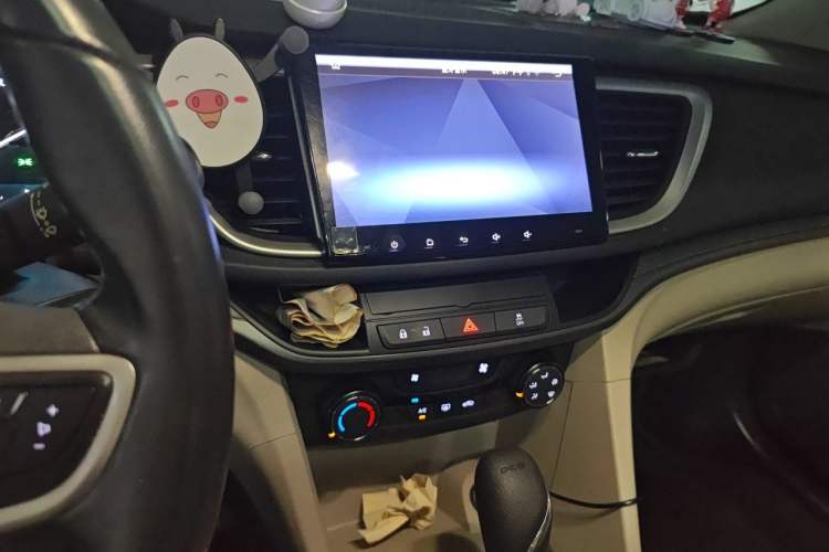 Used Buick Excelle GX 2018 15T Dual-Clutch Elite Model Audio And AC Panel