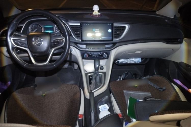 Used Buick Excelle GX 2018 15T Dual-Clutch Elite Model Center Console