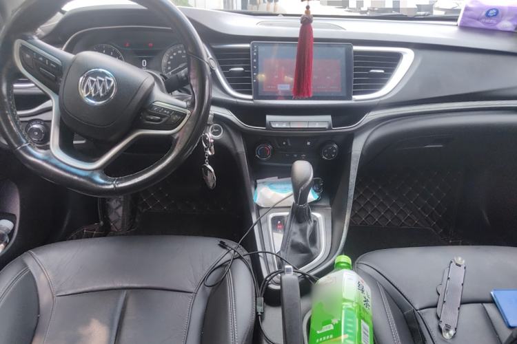 Used Buick Excelle GX 2018 18T Automatic Elite Model Center Console