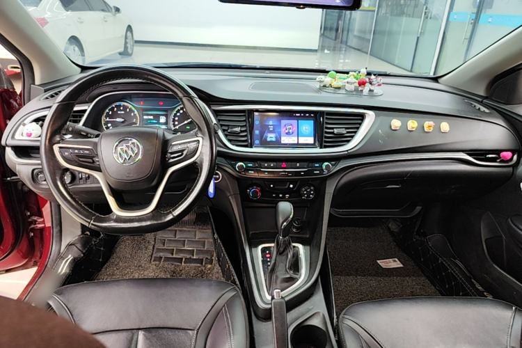 Used Buick Excelle GX 2018 18T Automatic Elite Model Center Console