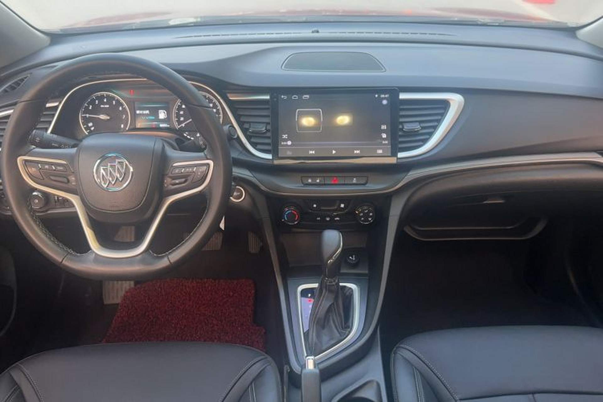 Used Buick Excelle GX 2018 18T Automatic Elite Model Center Console