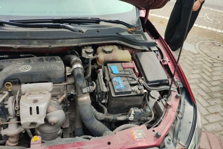 Used Buick Excelle GX 2018 18T Automatic Flagship Model Engine Bay Left