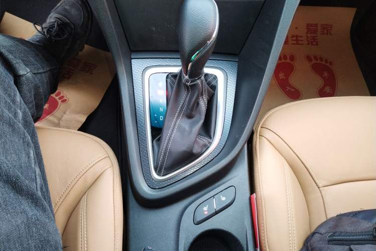 Used Buick Excelle GX 2018 18T Automatic Flagship Model Gear Lever