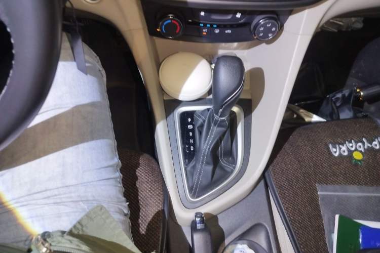 Used Buick Excelle GX 2018 15T Dual-Clutch Elite Model Gear Lever