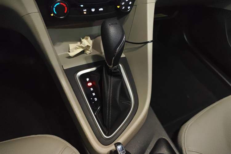 Used Buick Excelle GX 2018 15T Dual-Clutch Elite Model Gear Lever