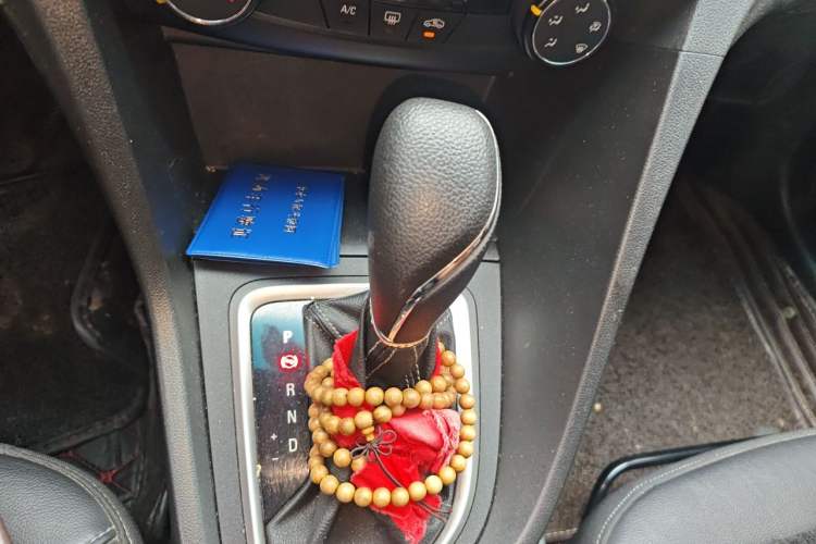 Used Buick Excelle GX 2018 18T Automatic Elite Model Gear Lever