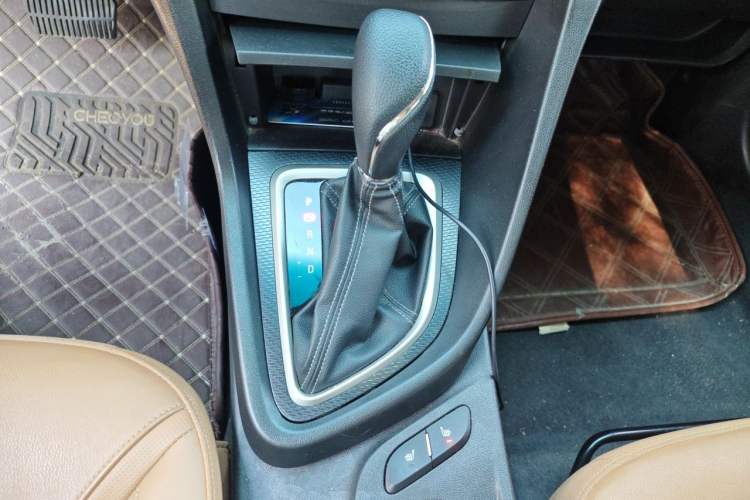 Used Buick Excelle GX 2018 18T Automatic Flagship Model Gear Lever