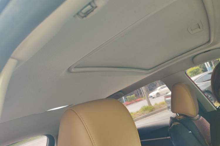 Used Buick Excelle GX 2018 18T Automatic Flagship Model Headliner
