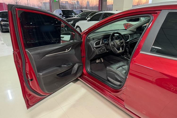Used Buick Excelle GX 2018 18T Automatic Elite Model Interior 12