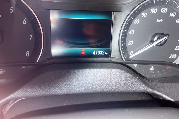 Used Buick Excelle GX 2018 18T Automatic Flagship Model Odometer Close Up