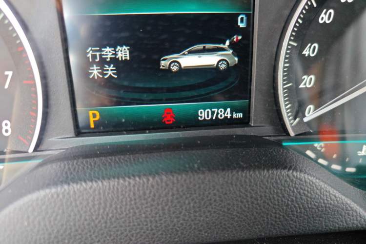 Used Buick Excelle GX 2018 18T Automatic Flagship Model Odometer Close Up