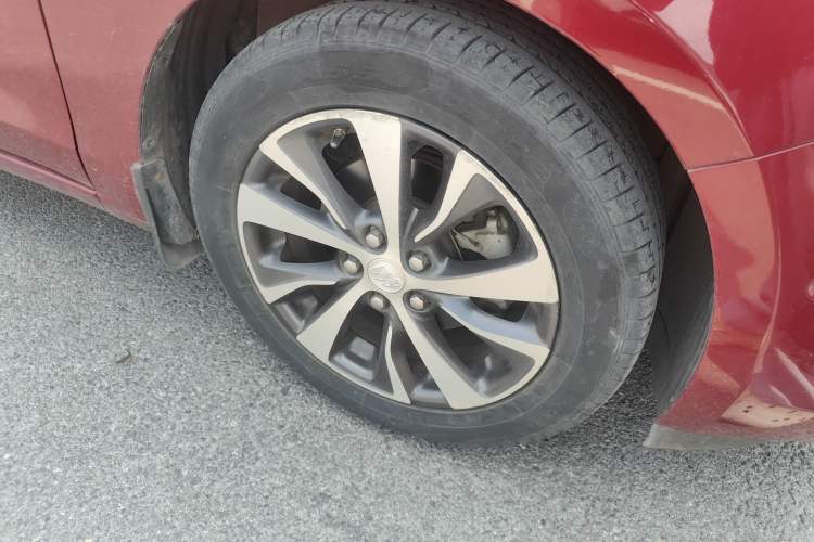 Used Buick Excelle GX 2018 18T Automatic Elite Model Right Front Wheel Hub