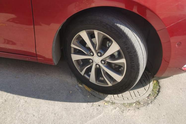 Used Buick Excelle GX 2018 18T Automatic Elite Model Right Front Wheel Hub