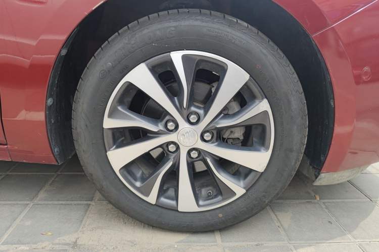 Used Buick Excelle GX 2018 18T Automatic Elite Model Right Front Wheel Hub