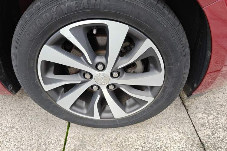 Used Buick Excelle GX 2018 18T Automatic Elite Model Right Front Wheel Hub