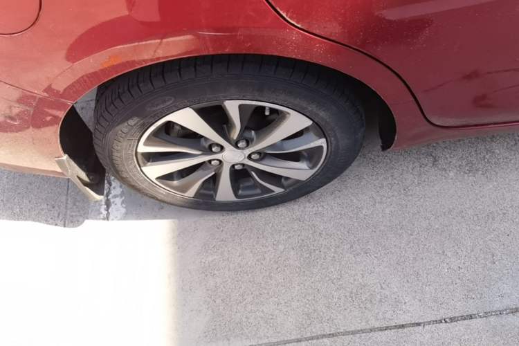 Used Buick Excelle GX 2018 18T Automatic Elite Model Right Rear Wheel Hub