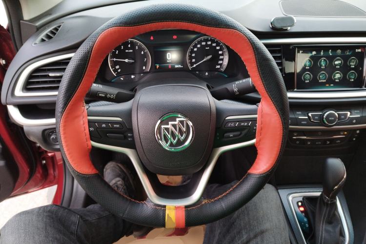 Used Buick Excelle GX 2018 18T Automatic Flagship Model Steering Wheel