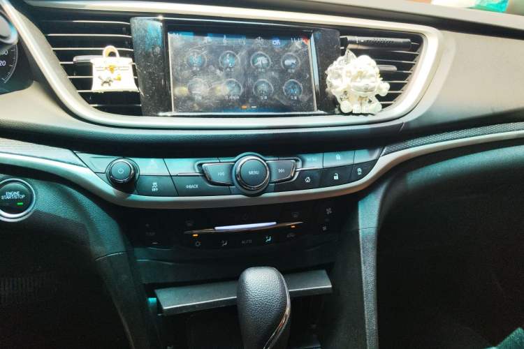 Used Buick Excelle GX 2018 18T Automatic Flagship Model Audio And AC Panel