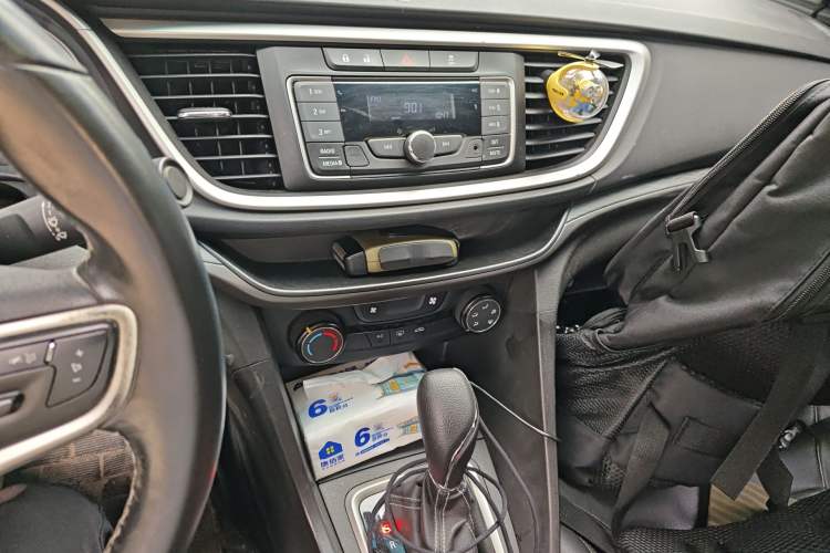 Used Buick Excelle GX 2018 18T Automatic Elite Model Audio And AC Panel