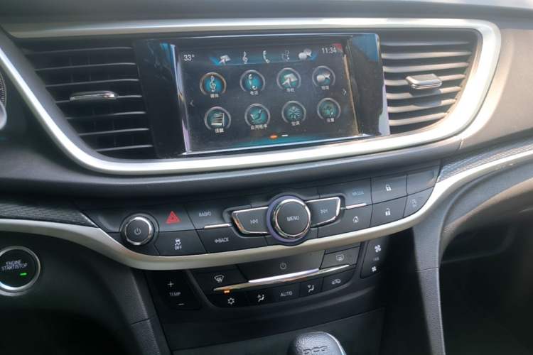 Used Buick Excelle GX 2018 18T Automatic Flagship Model Audio And AC Panel