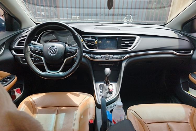 Used Buick Excelle GX 2018 18T Automatic Flagship Model Center Console