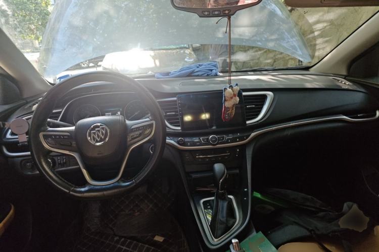 Used Buick Excelle GX 2018 18T Automatic Flagship Model Center Console