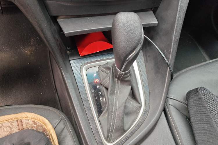 Used Buick Excelle GX 2018 18T Automatic Elite Model Gear Lever