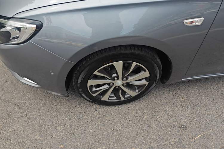 Used Buick Excelle GX 2018 18T Automatic Flagship Model Left Front Wheel Hub