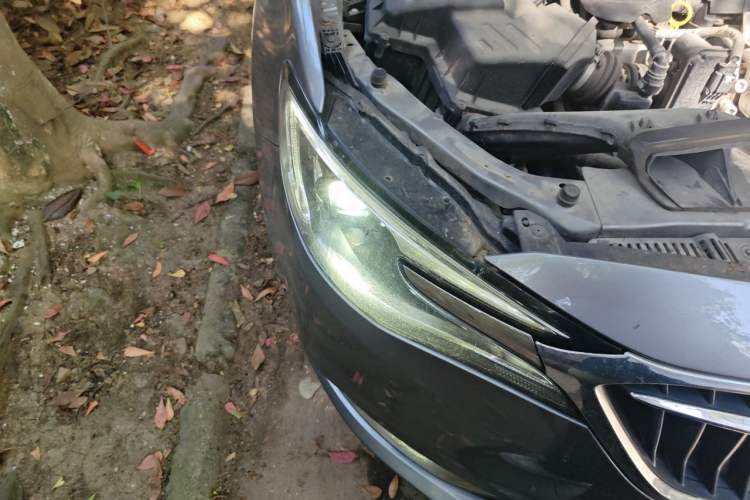 Used Buick Excelle GX 2018 18T Automatic Flagship Model Right Front Headlight