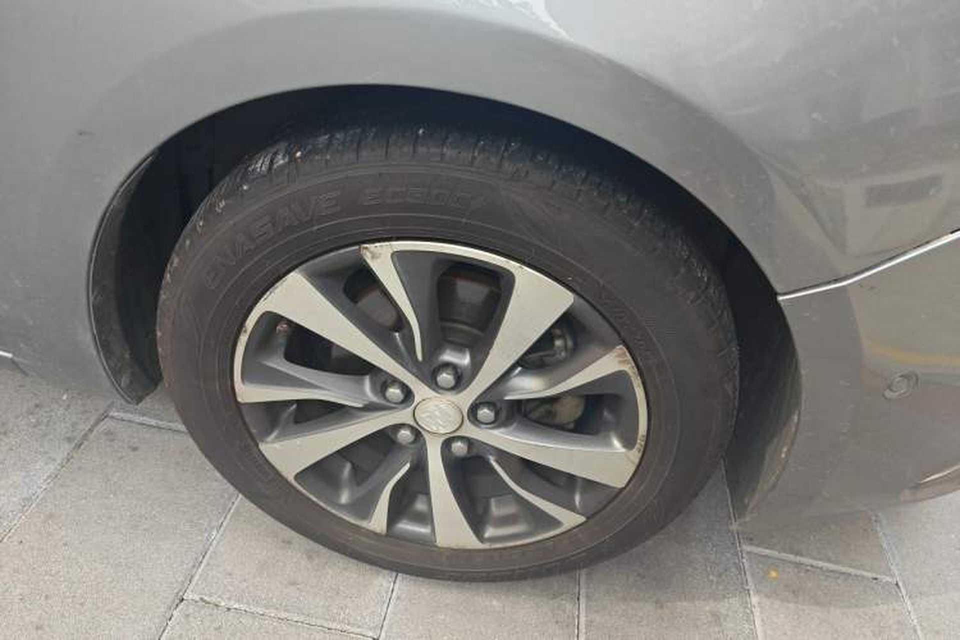 Used Buick Excelle GX 2018 18T Automatic Flagship Model Right Front Wheel Hub