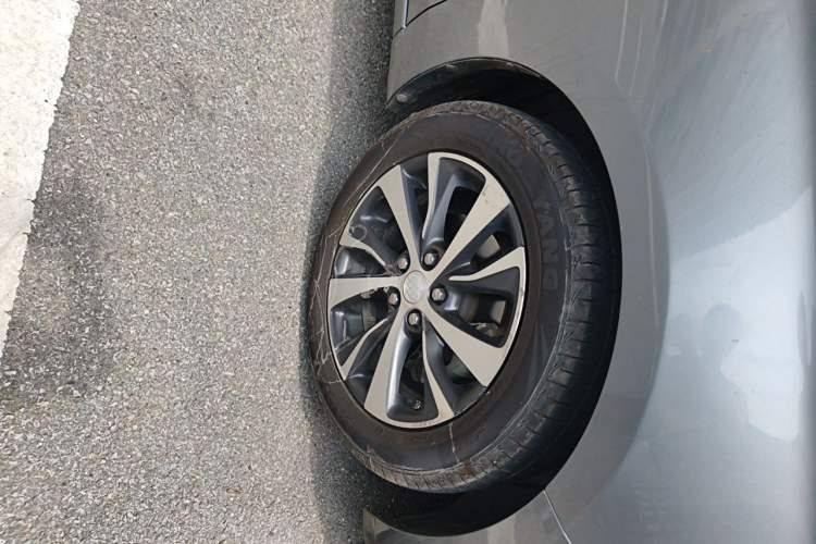Used Buick Excelle GX 2018 18T Automatic Flagship Model Right Front Wheel Hub