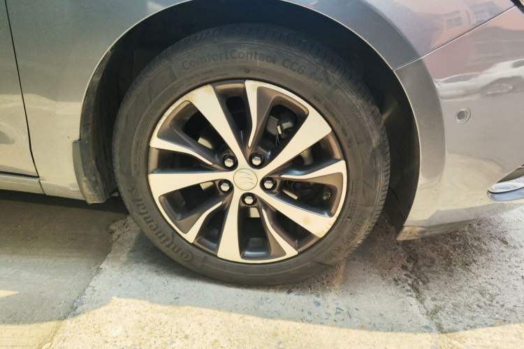 Used Buick Excelle GX 2018 18T Automatic Flagship Model Right Front Wheel Hub