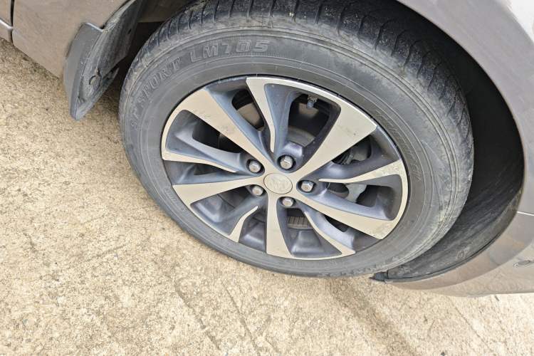 Used Buick Excelle GX 2018 18T Automatic Elite Model Right Front Wheel Hub