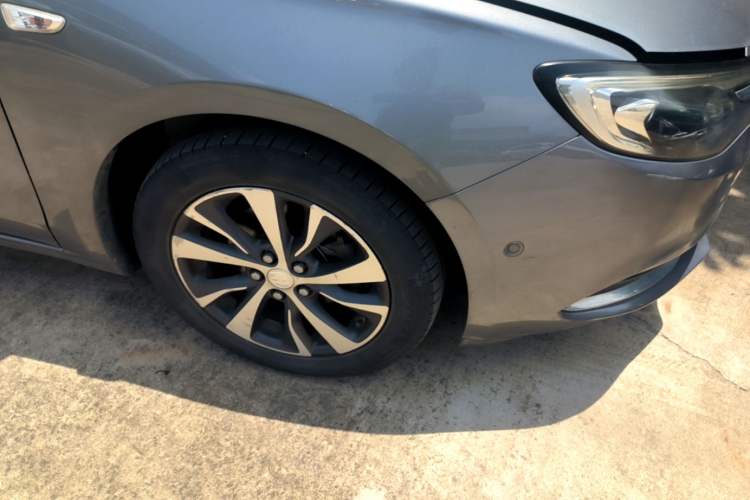 Used Buick Excelle GX 2018 18T Automatic Flagship Model Right Front Wheel Hub