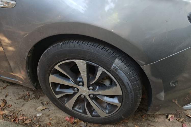 Used Buick Excelle GX 2018 18T Automatic Flagship Model Right Front Wheel Hub