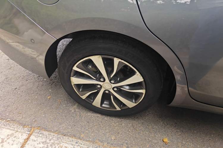 Used Buick Excelle GX 2018 18T Automatic Flagship Model Right Rear Wheel Hub