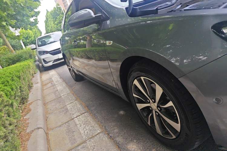 Used Buick Excelle GX 2018 18T Automatic Flagship Model Right Side Sill