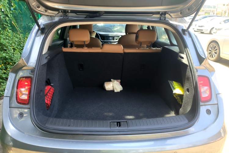 Used Buick Excelle GX 2018 18T Automatic Flagship Model Trunk